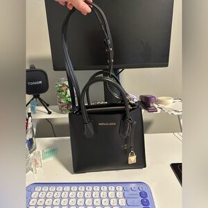Michael kors sml/med leather bag